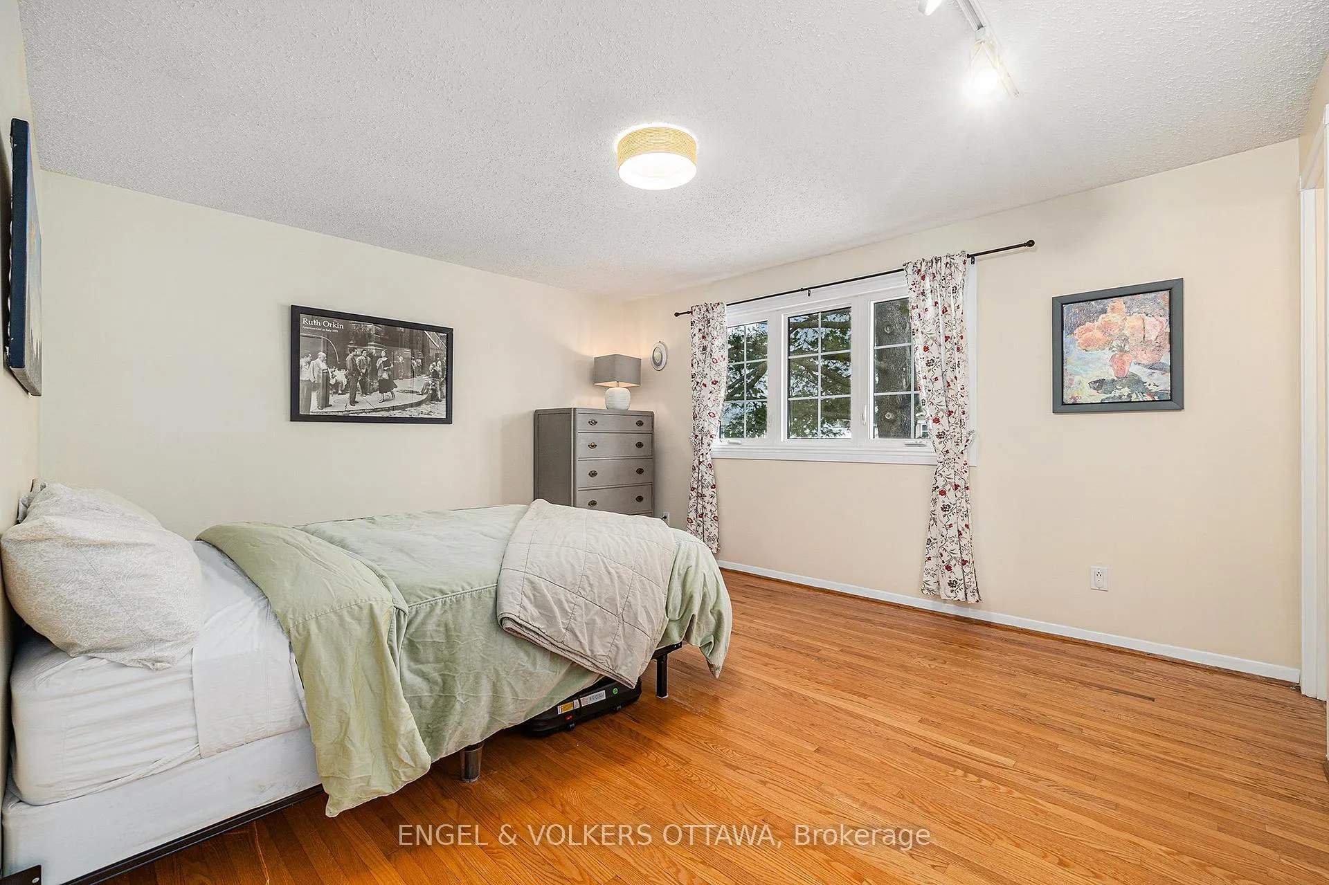 Photo 18 of 12 Woodburn Drive, Ottawa, Blackburn Hamlet — HOMEH