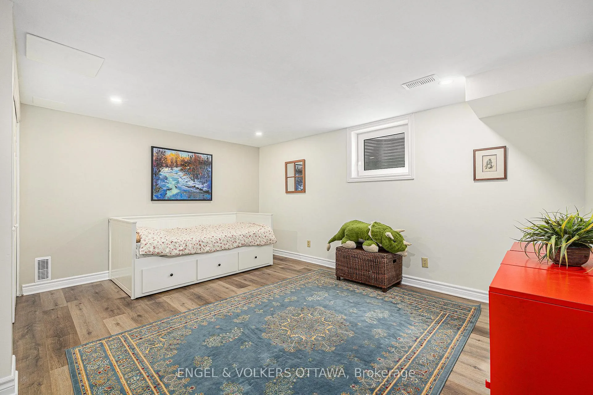 Photo 27 of 12 Woodburn Drive, Ottawa, Blackburn Hamlet — HOMEH