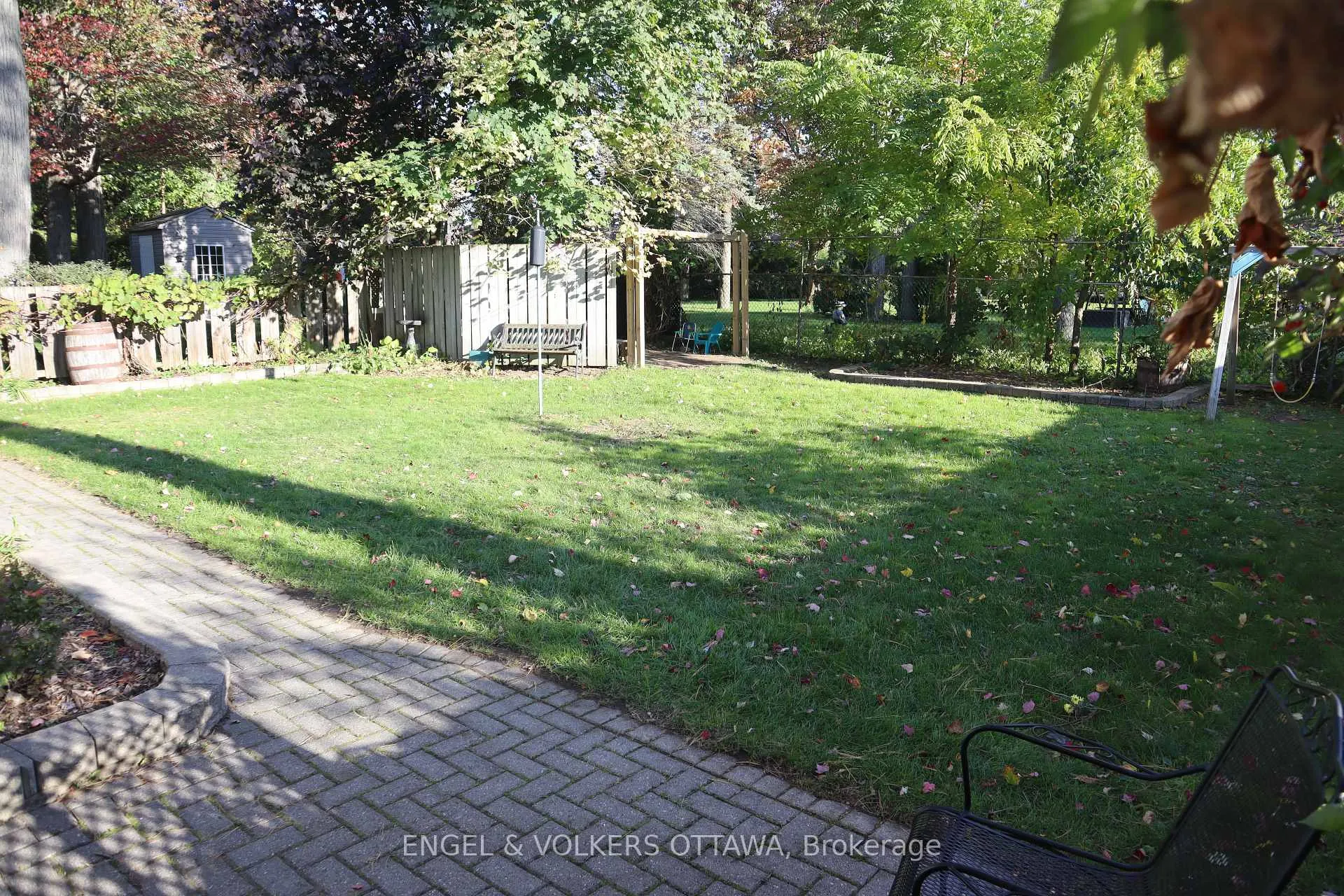 Photo 48 of 12 Woodburn Drive, Ottawa, Blackburn Hamlet — HOMEH