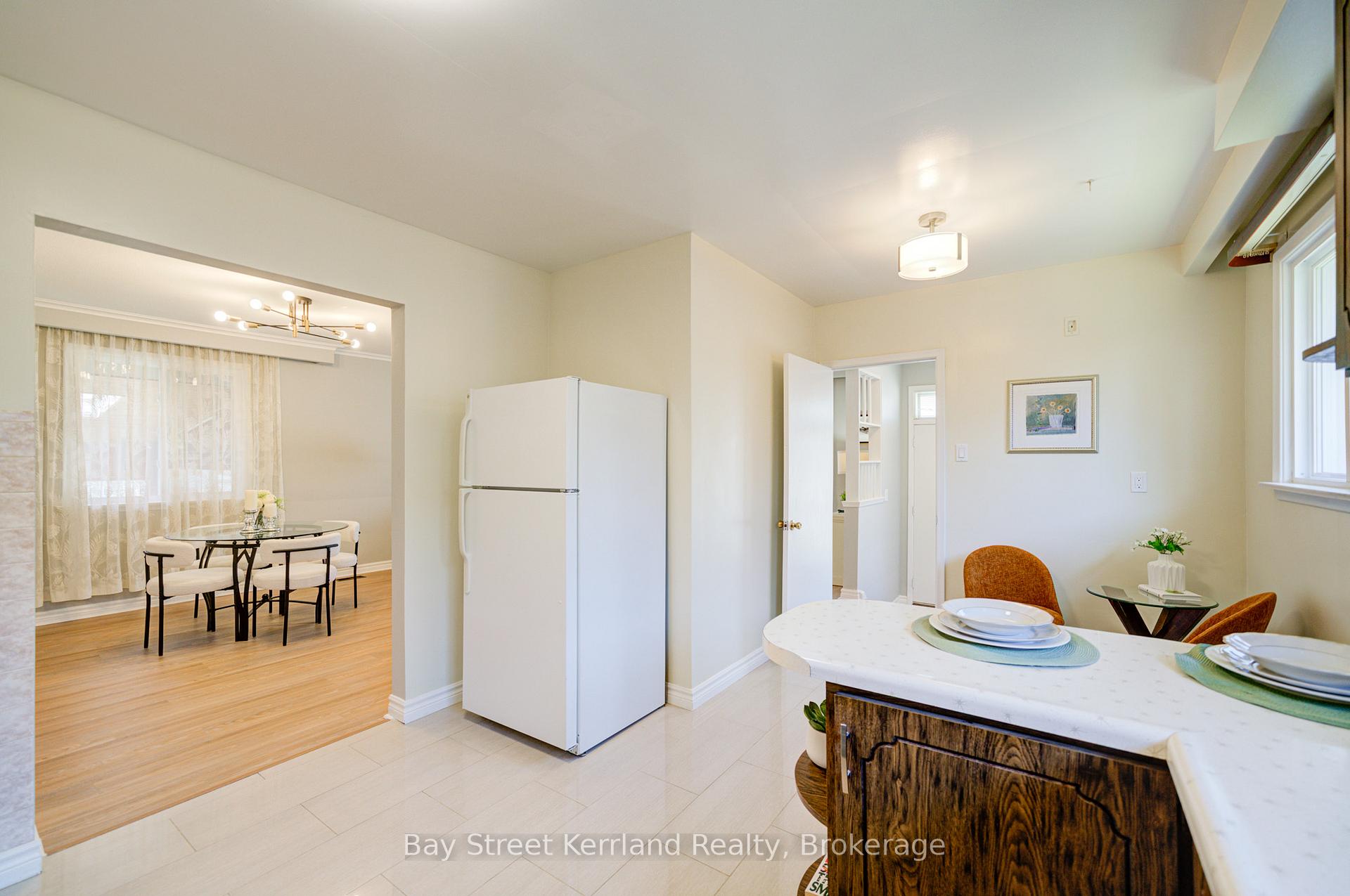 Photo 15 of 53 Ladbrooke Road, Etobicoke, Willowridge-Martingrove-Richview — HOMEH