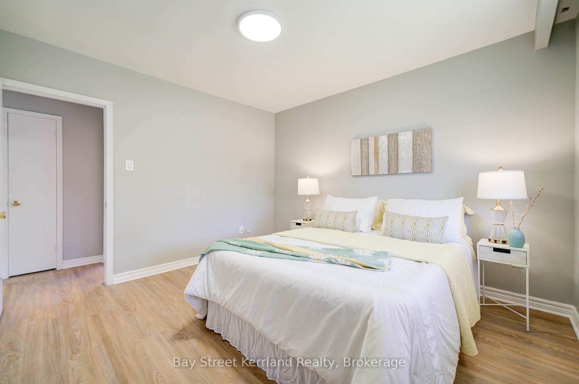 Photo 17 of 53 Ladbrooke Road, Etobicoke, Willowridge-Martingrove-Richview — HOMEH