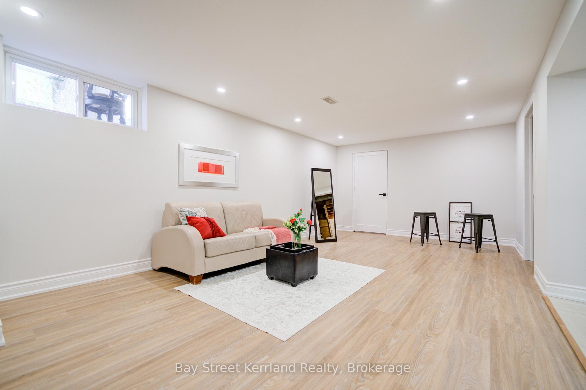 Photo 27 of 53 Ladbrooke Road, Etobicoke, Willowridge-Martingrove-Richview — HOMEH