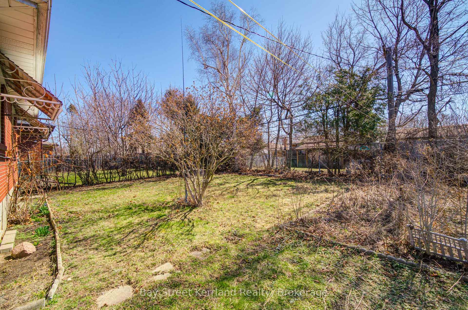Photo 36 of 53 Ladbrooke Road, Etobicoke, Willowridge-Martingrove-Richview — HOMEH