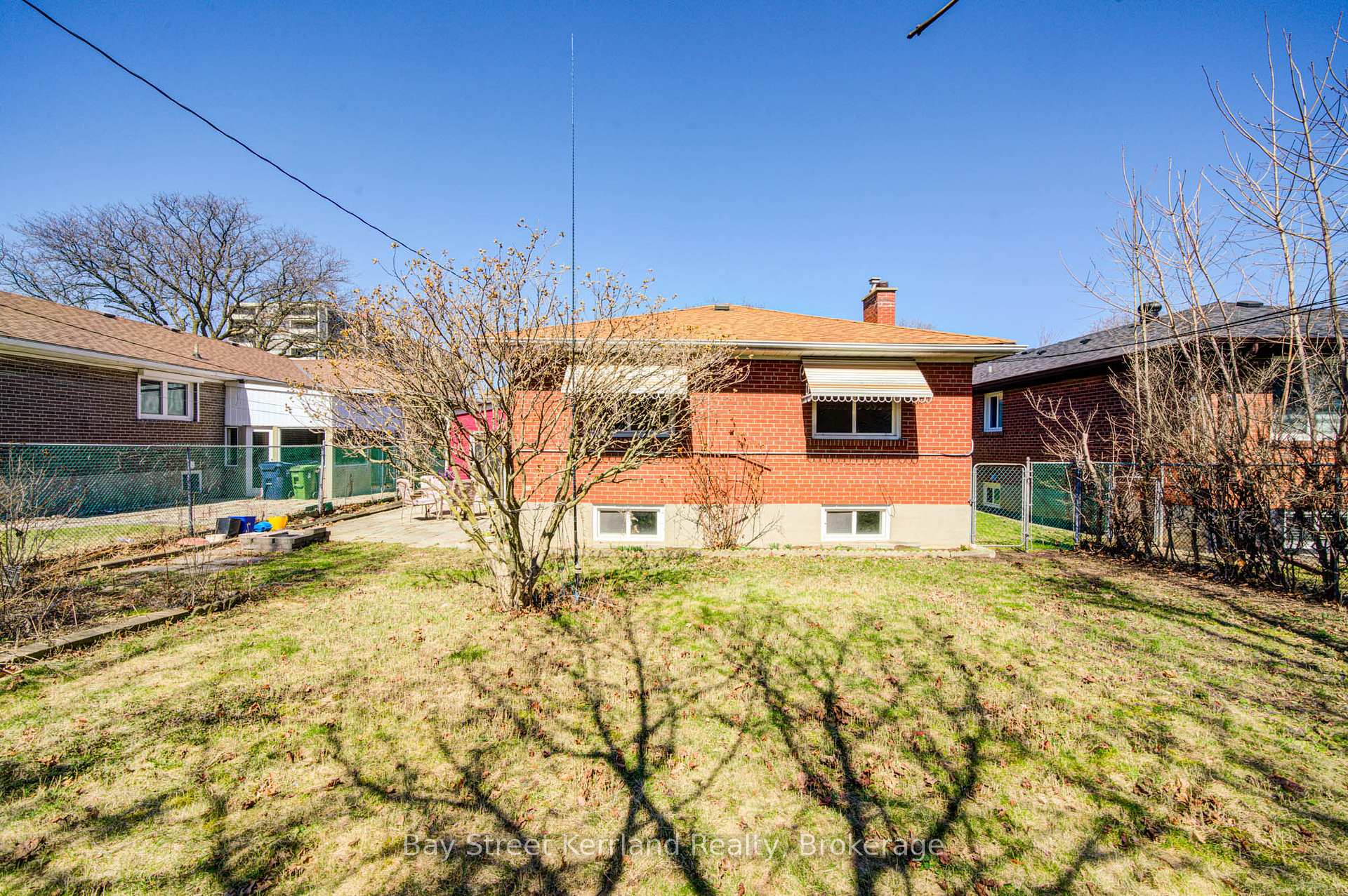 Photo 37 of 53 Ladbrooke Road, Etobicoke, Willowridge-Martingrove-Richview — HOMEH