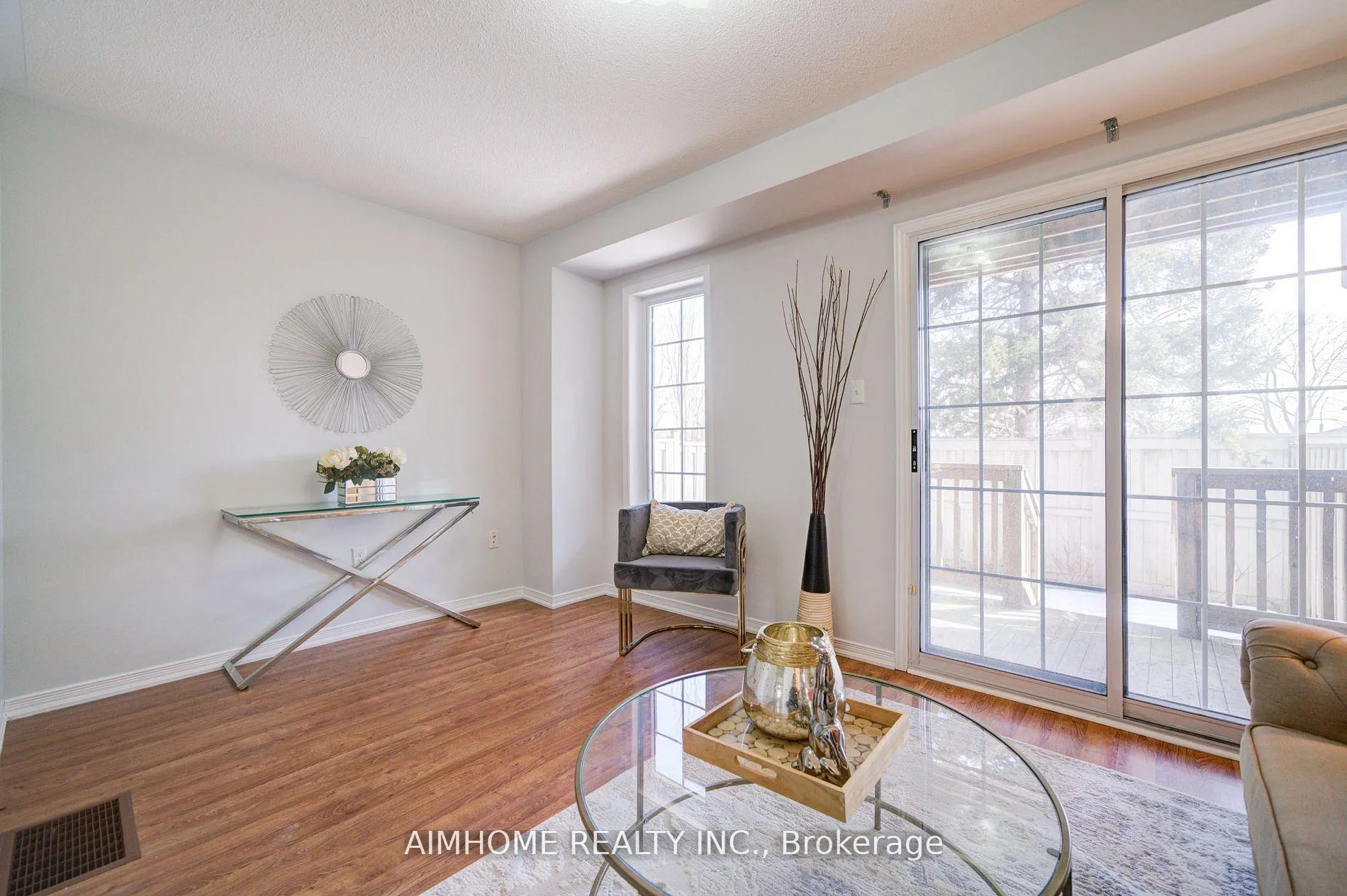 Photo 8 of 27 Warrington Way, Markham, Berczy — HOMEH