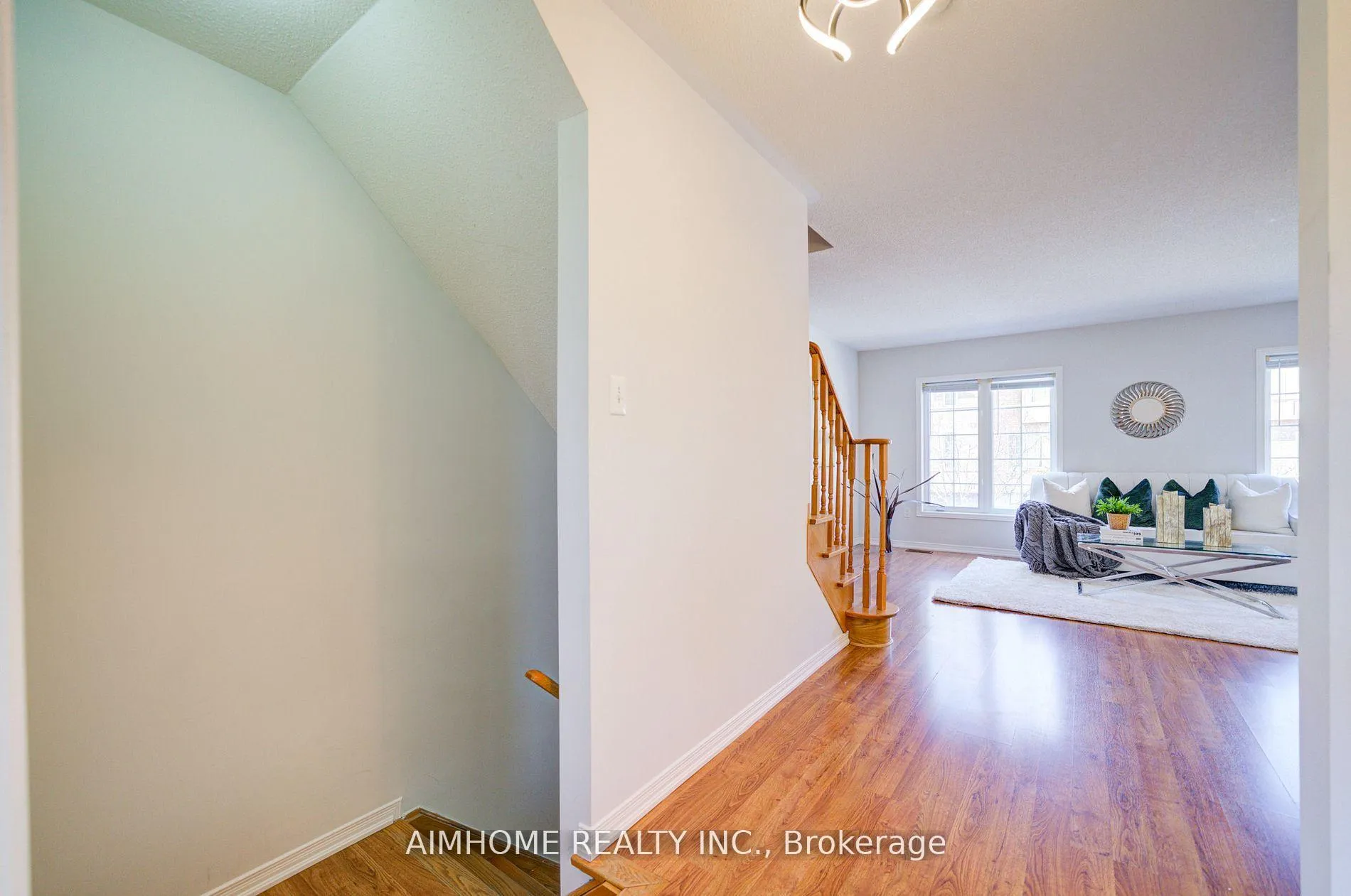 Photo 9 of 27 Warrington Way, Markham, Berczy — HOMEH