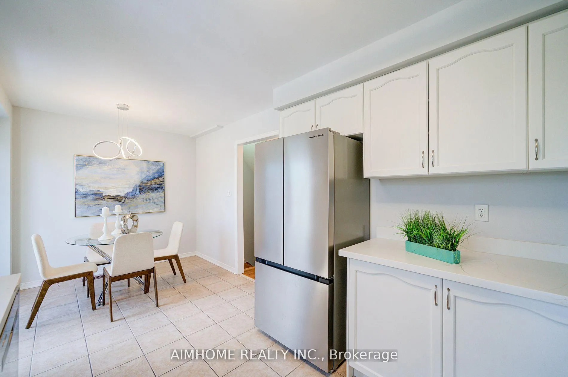 Photo 13 of 27 Warrington Way, Markham, Berczy — HOMEH