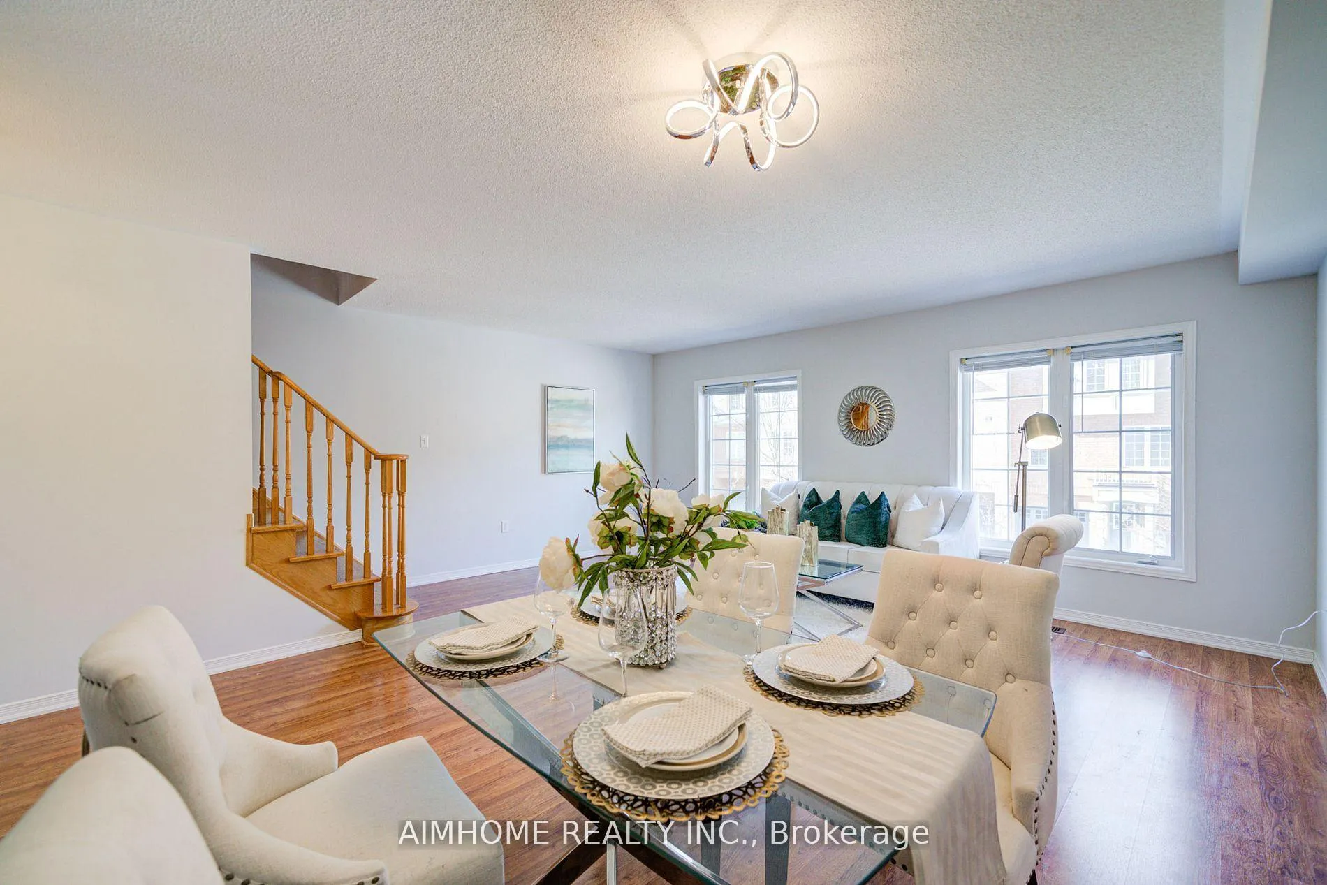Photo 17 of 27 Warrington Way, Markham, Berczy — HOMEH