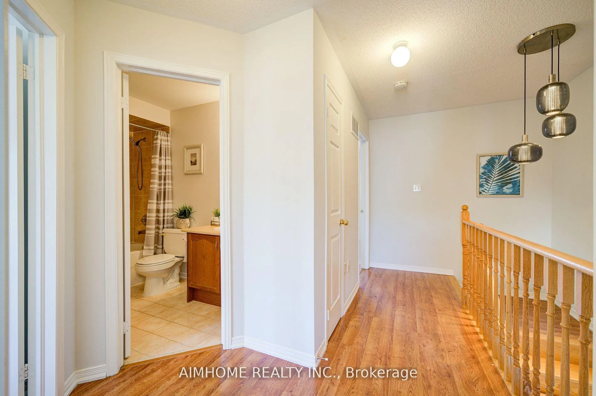 Photo 21 of 27 Warrington Way, Markham, Berczy — HOMEH