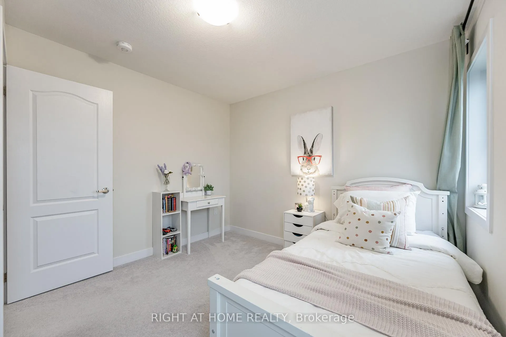 Photo 19 of 116 Whithorn Crescent, Haldimand — HOMEH