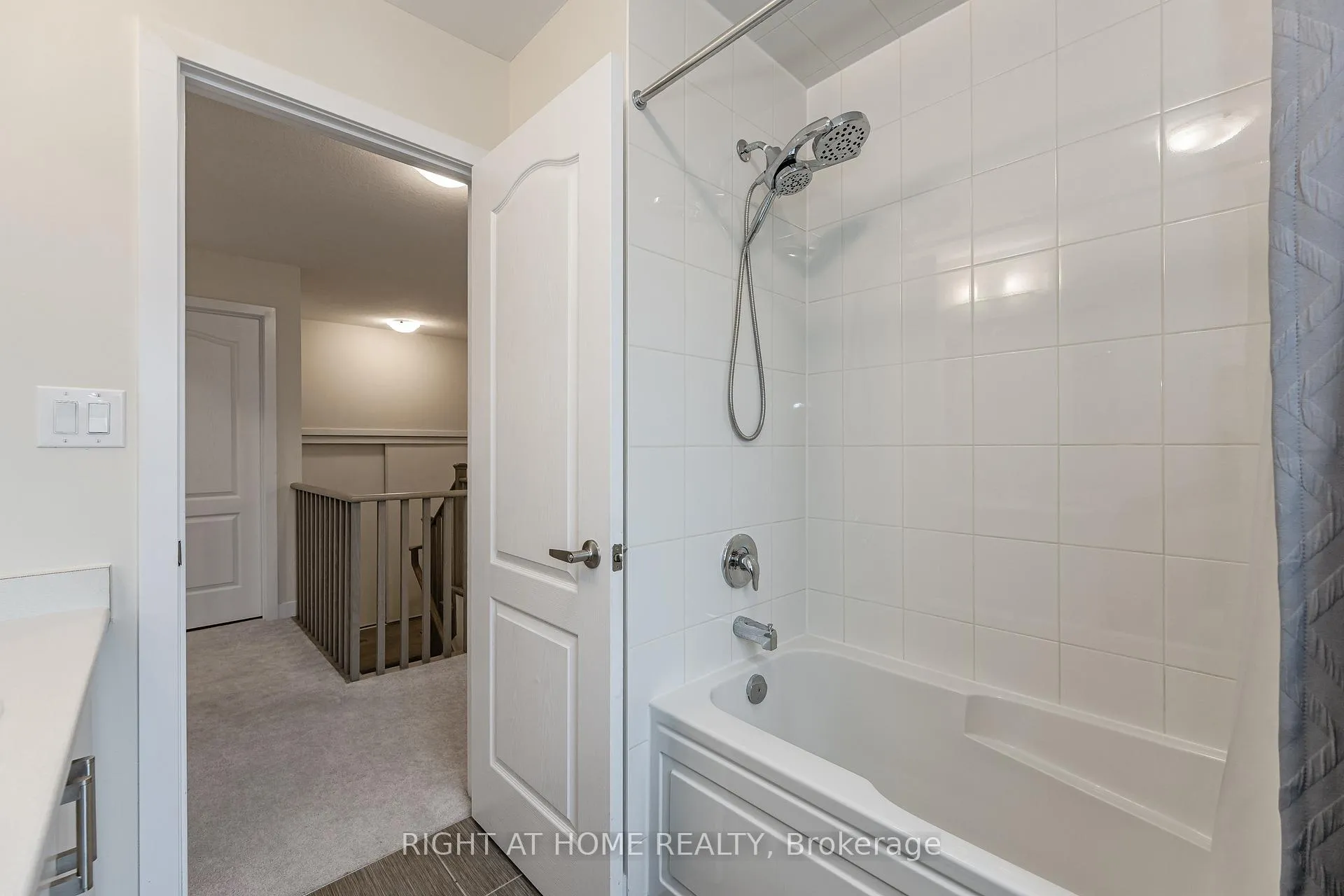 Photo 22 of 116 Whithorn Crescent, Haldimand — HOMEH