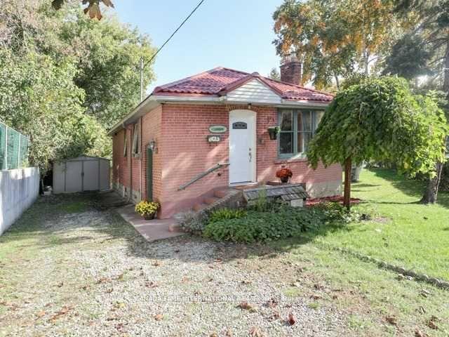 Front of 1 Lundy Avenue