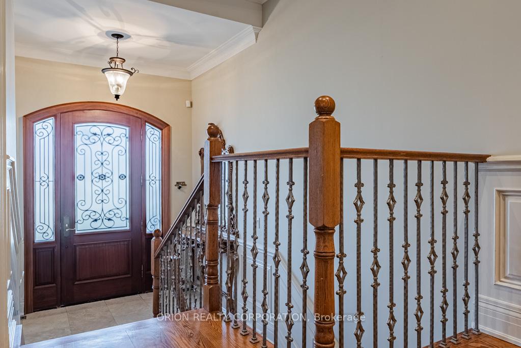 Photo 3 of 293 La Rose Avenue, Etobicoke, Willowridge-Martingrove-Richview — HOMEH