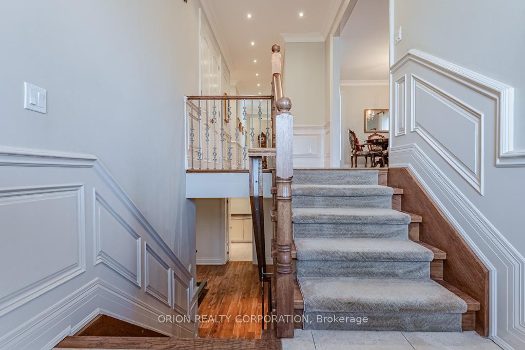Photo 4 of 293 La Rose Avenue, Etobicoke, Willowridge-Martingrove-Richview — HOMEH