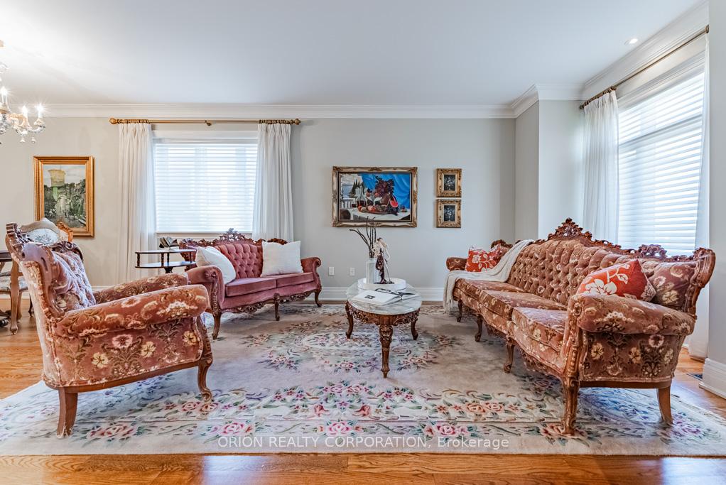 Photo 5 of 293 La Rose Avenue, Etobicoke, Willowridge-Martingrove-Richview — HOMEH