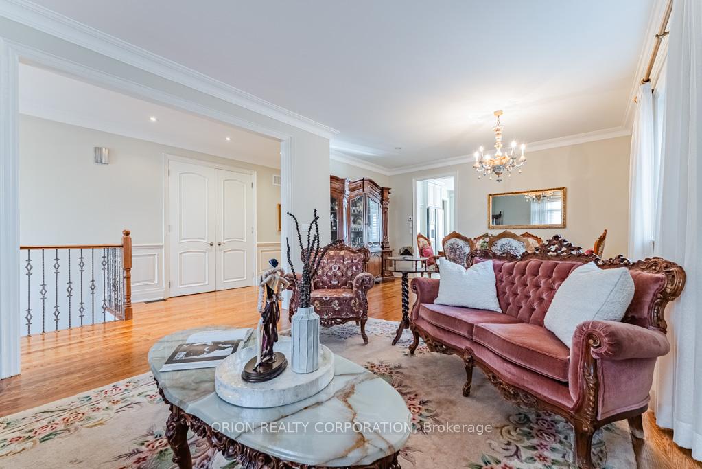 Photo 6 of 293 La Rose Avenue, Etobicoke, Willowridge-Martingrove-Richview — HOMEH