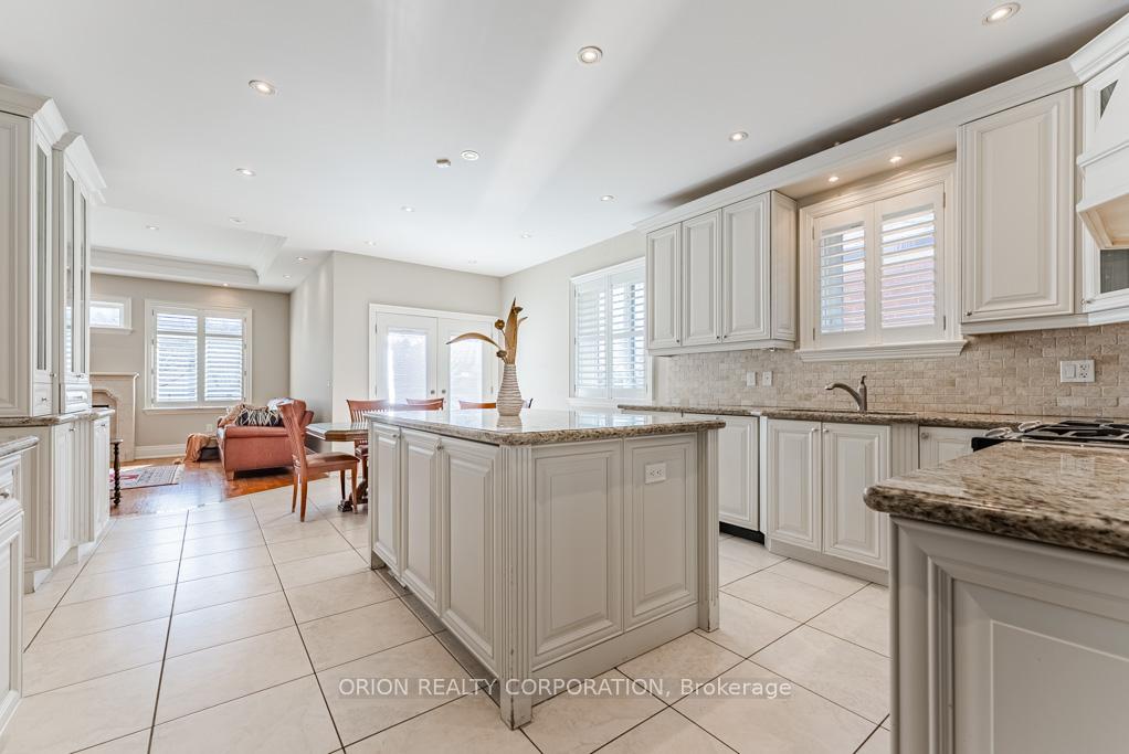 Photo 10 of 293 La Rose Avenue, Etobicoke, Willowridge-Martingrove-Richview — HOMEH