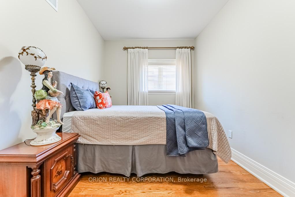 Photo 20 of 293 La Rose Avenue, Etobicoke, Willowridge-Martingrove-Richview — HOMEH