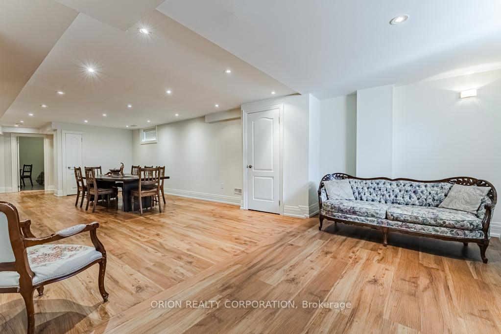 Photo 26 of 293 La Rose Avenue, Etobicoke, Willowridge-Martingrove-Richview — HOMEH