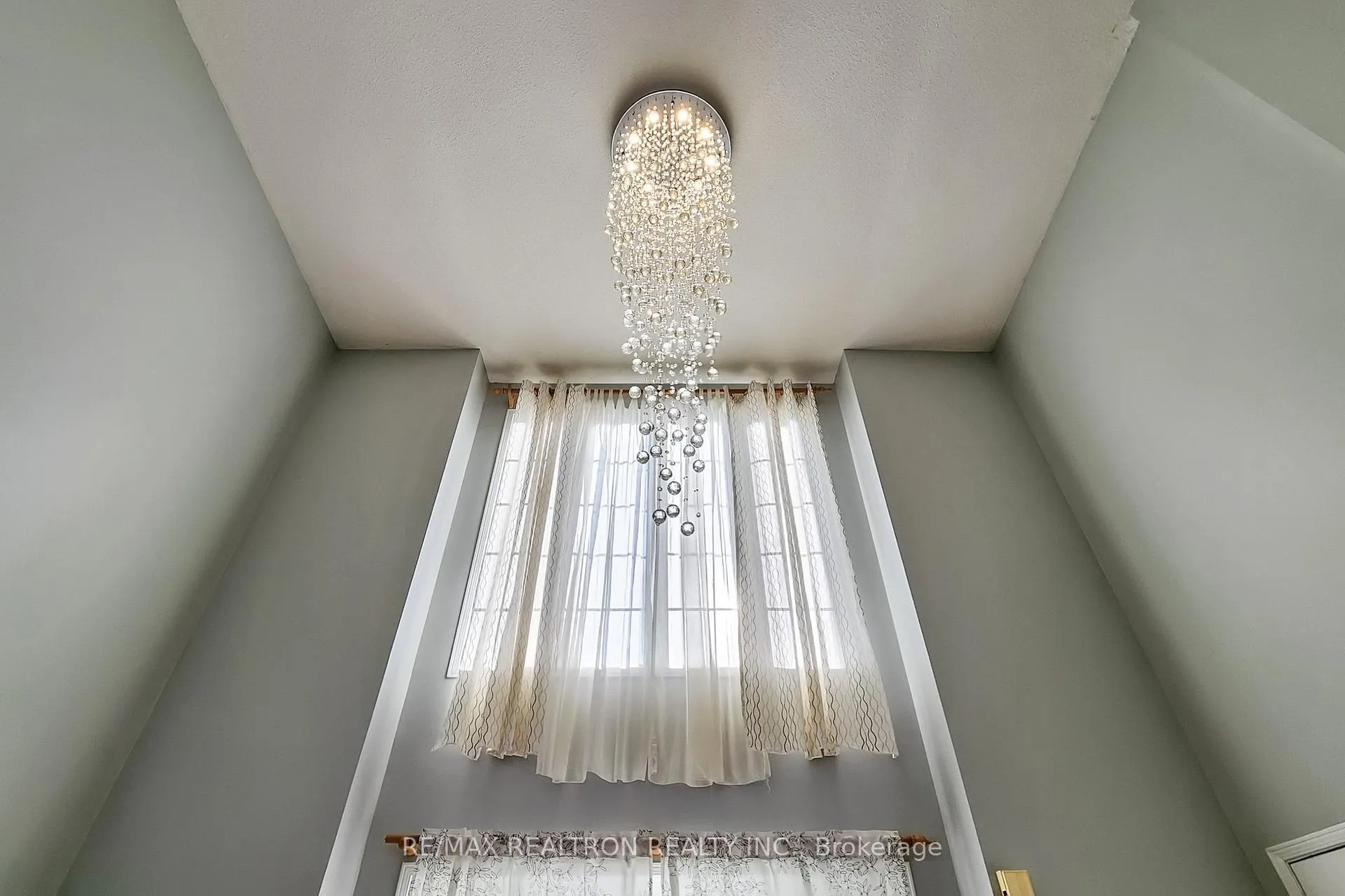Photo 12 of 46 Watson Drive, Barrie, East Bayfield — HOMEH