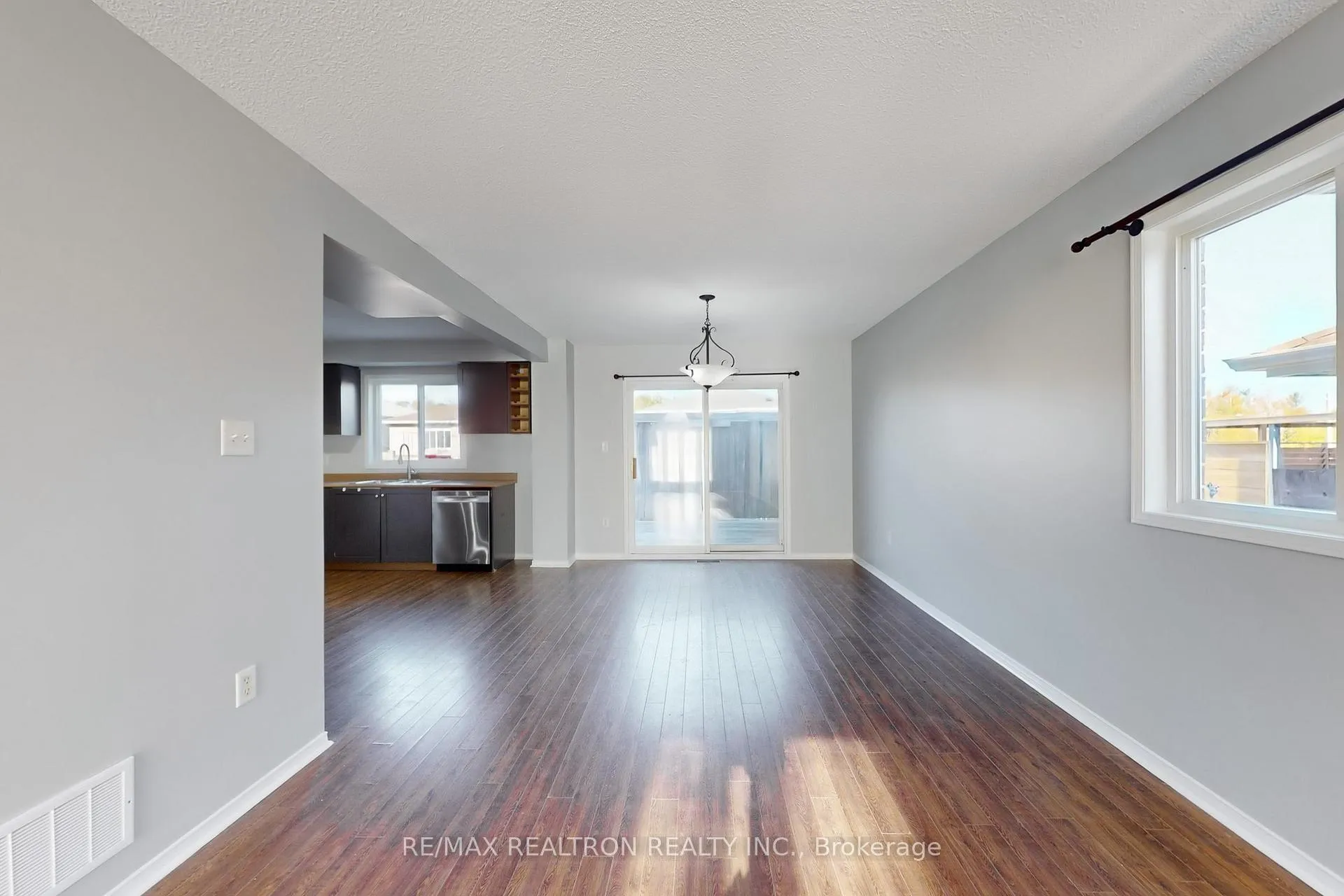 Photo 14 of 46 Watson Drive, Barrie, East Bayfield — HOMEH