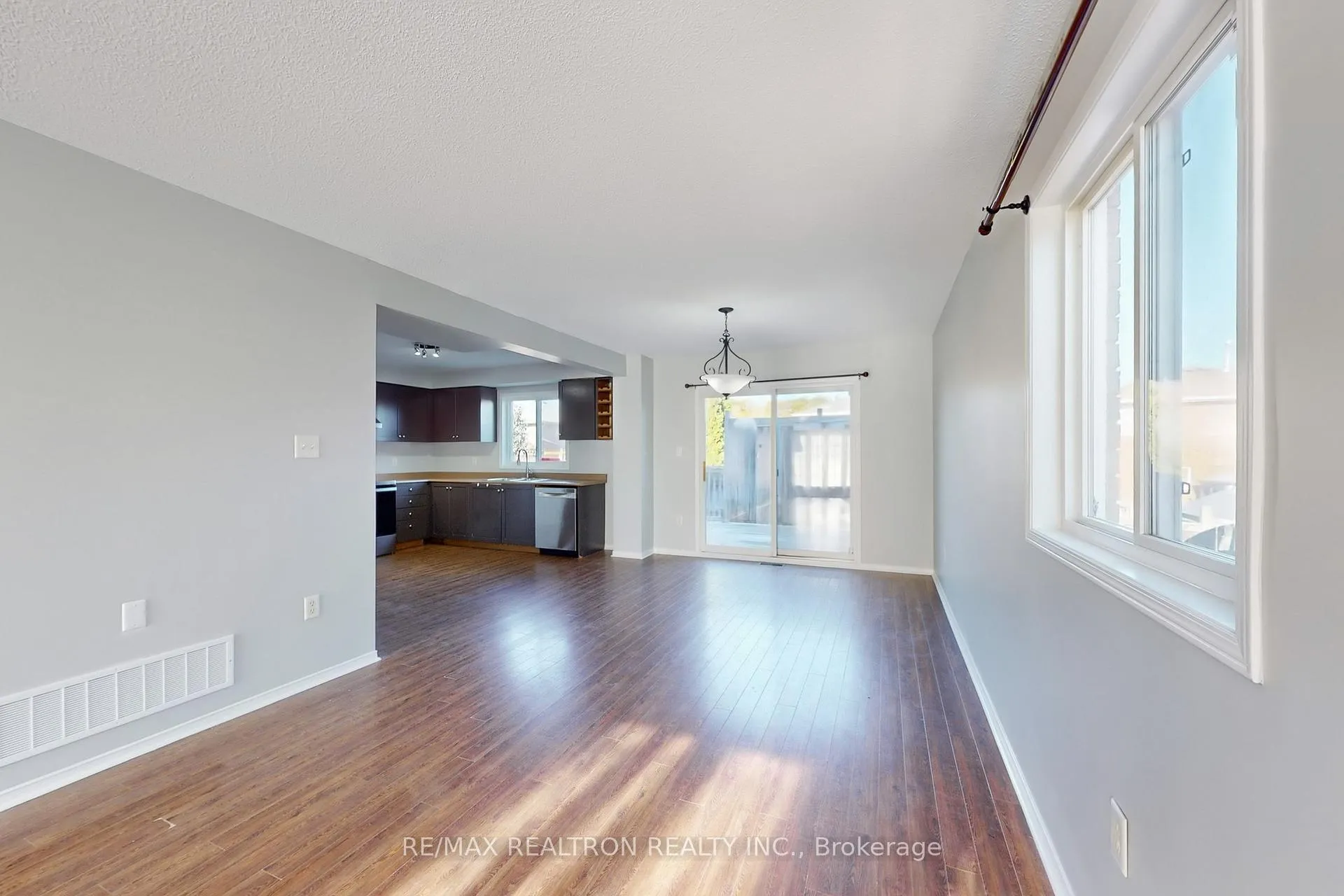 Photo 15 of 46 Watson Drive, Barrie, East Bayfield — HOMEH