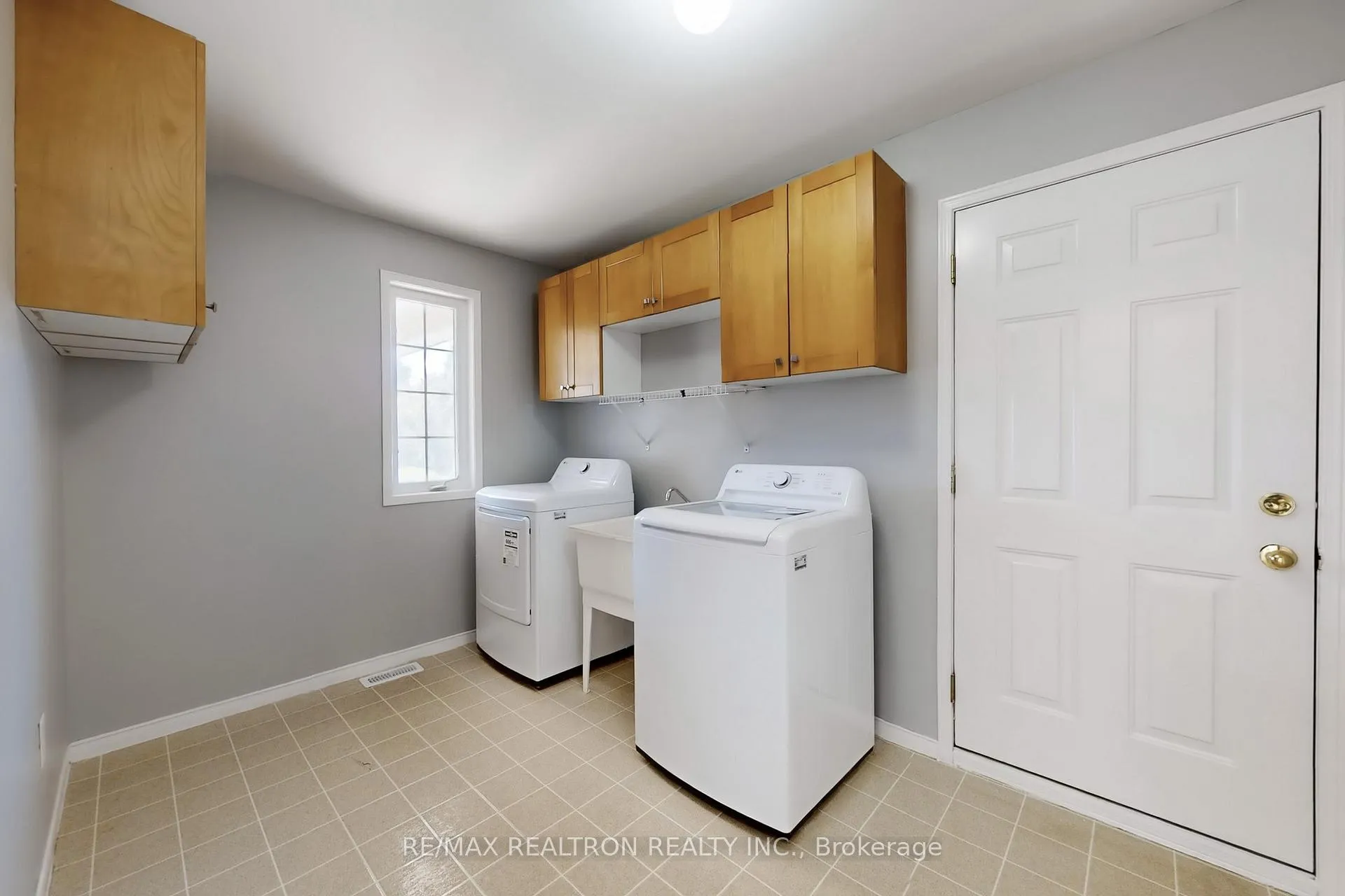 Photo 28 of 46 Watson Drive, Barrie, East Bayfield — HOMEH