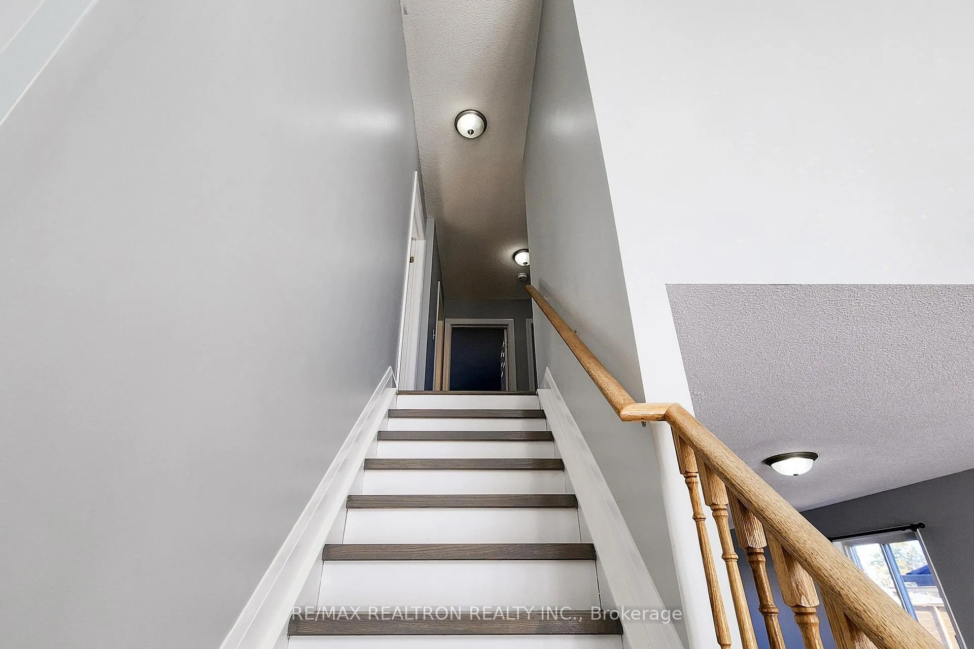 Photo 30 of 46 Watson Drive, Barrie, East Bayfield — HOMEH