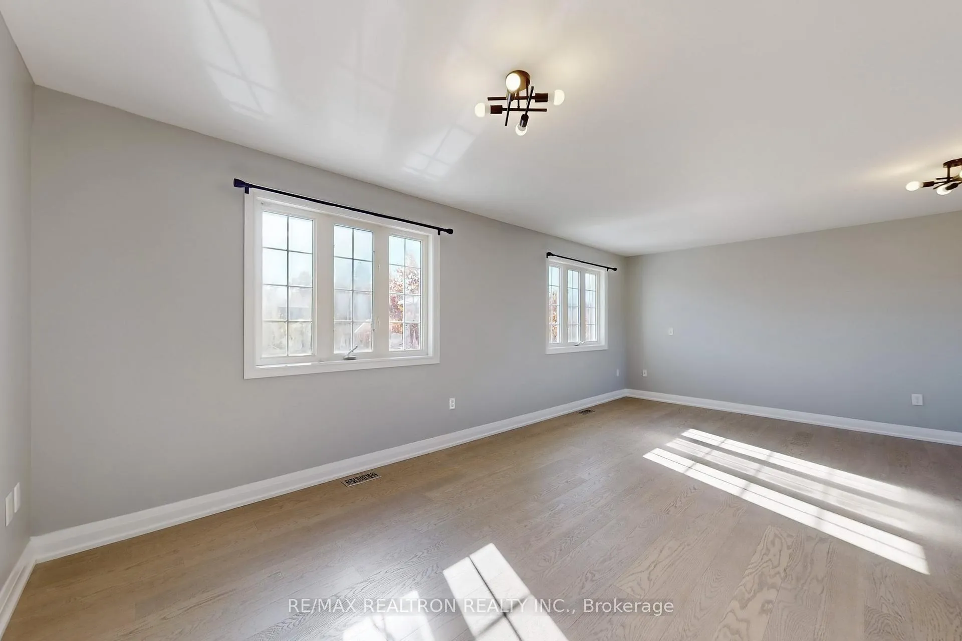 Photo 32 of 46 Watson Drive, Barrie, East Bayfield — HOMEH