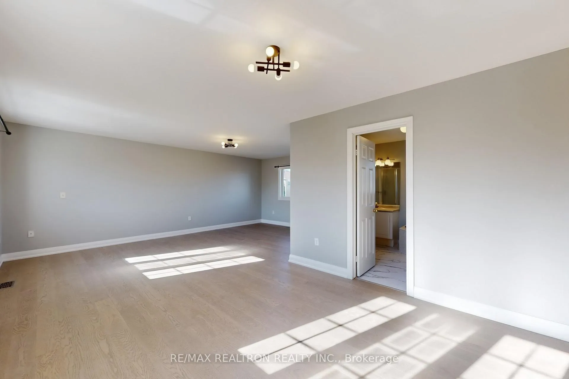 Photo 33 of 46 Watson Drive, Barrie, East Bayfield — HOMEH