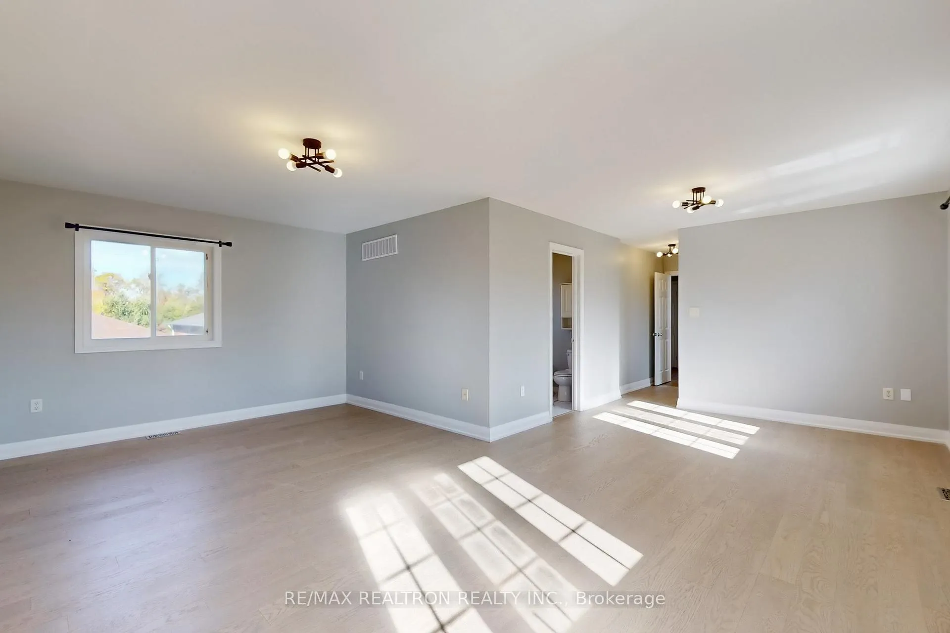 Photo 37 of 46 Watson Drive, Barrie, East Bayfield — HOMEH