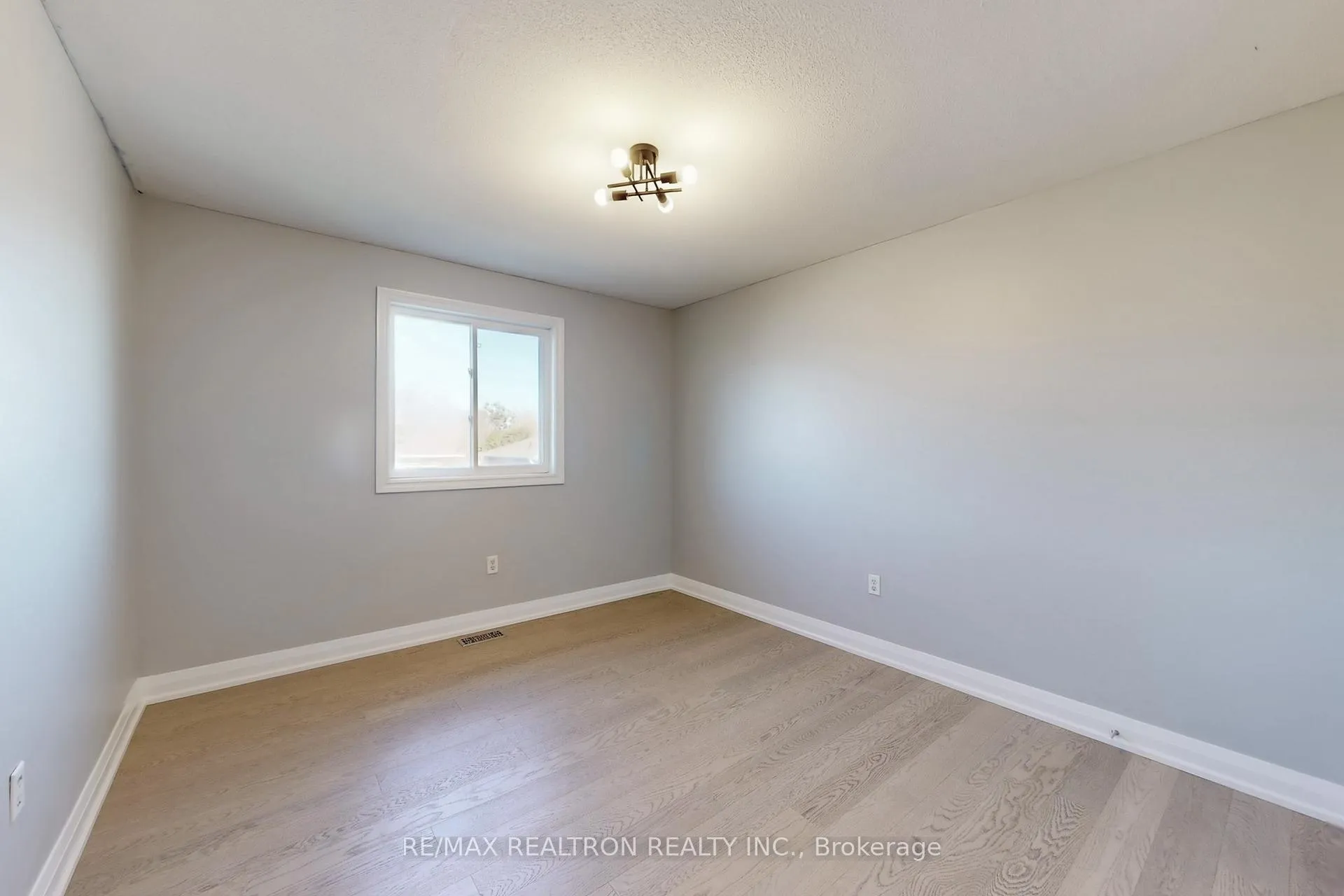 Photo 43 of 46 Watson Drive, Barrie, East Bayfield — HOMEH