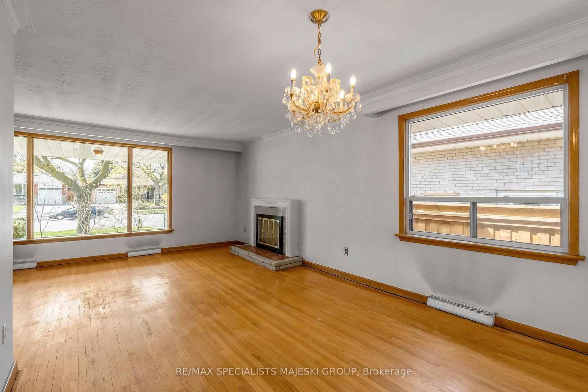 Photo 8 of 220 The Westway, Etobicoke, Kingsview Village-The Westway — HOMEH