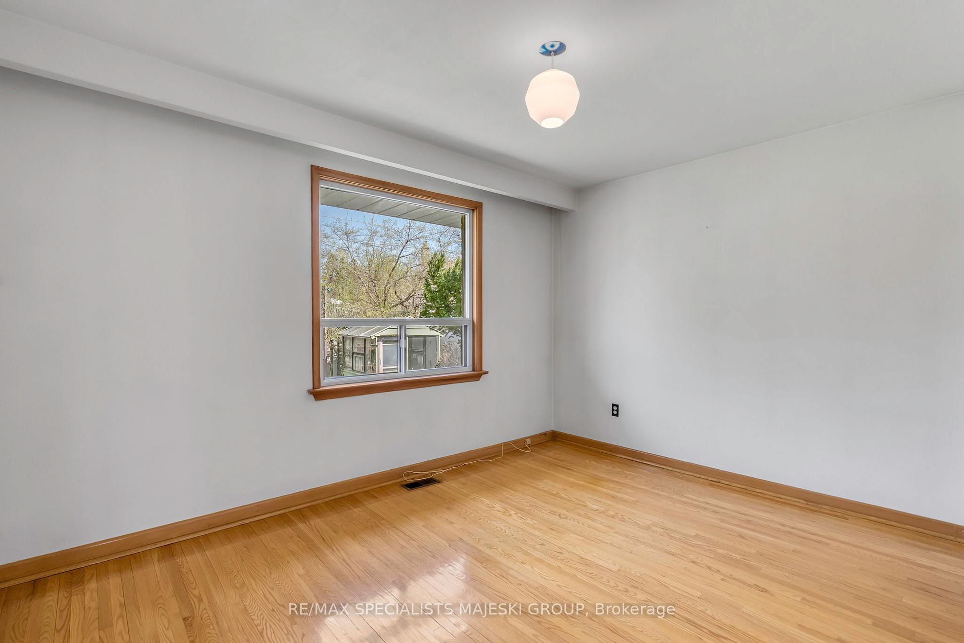 Photo 14 of 220 The Westway, Etobicoke, Kingsview Village-The Westway — HOMEH