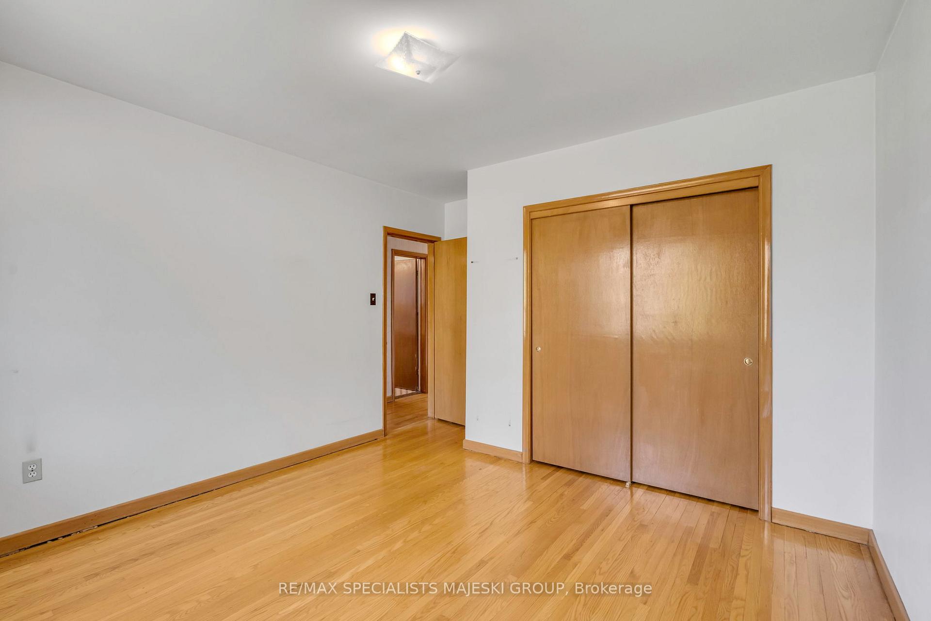 Photo 16 of 220 The Westway, Etobicoke, Kingsview Village-The Westway — HOMEH