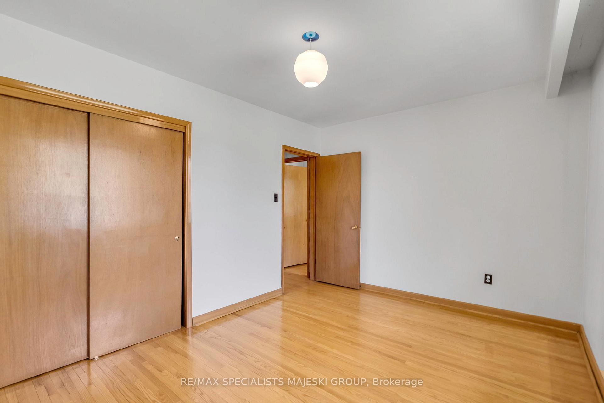 Photo 17 of 220 The Westway, Etobicoke, Kingsview Village-The Westway — HOMEH