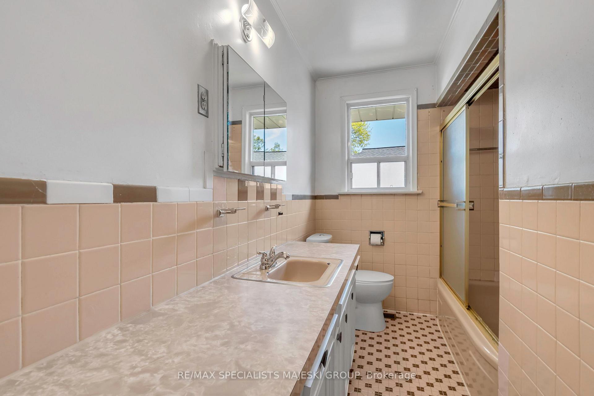 Photo 18 of 220 The Westway, Etobicoke, Kingsview Village-The Westway — HOMEH