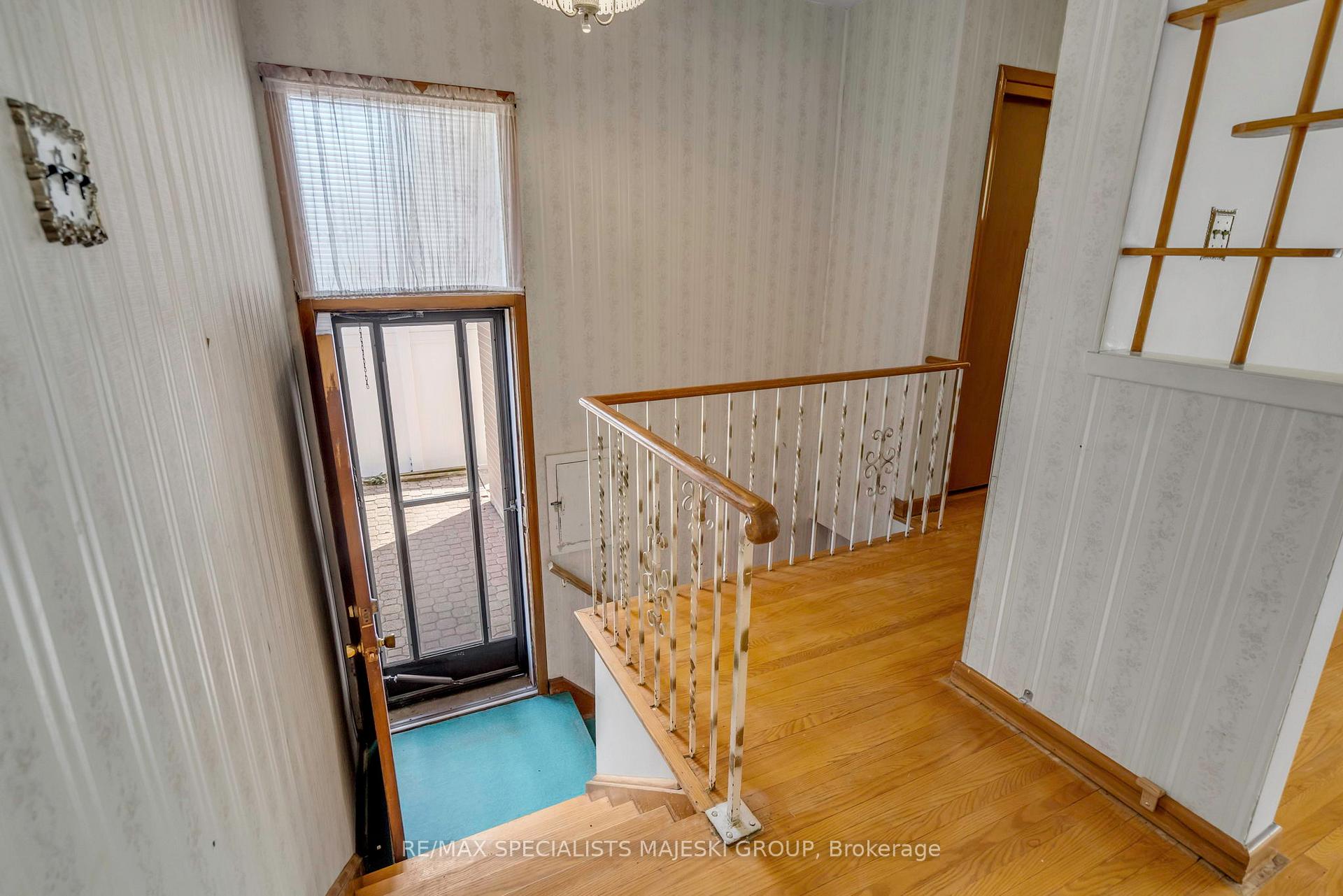 Photo 21 of 220 The Westway, Etobicoke, Kingsview Village-The Westway — HOMEH