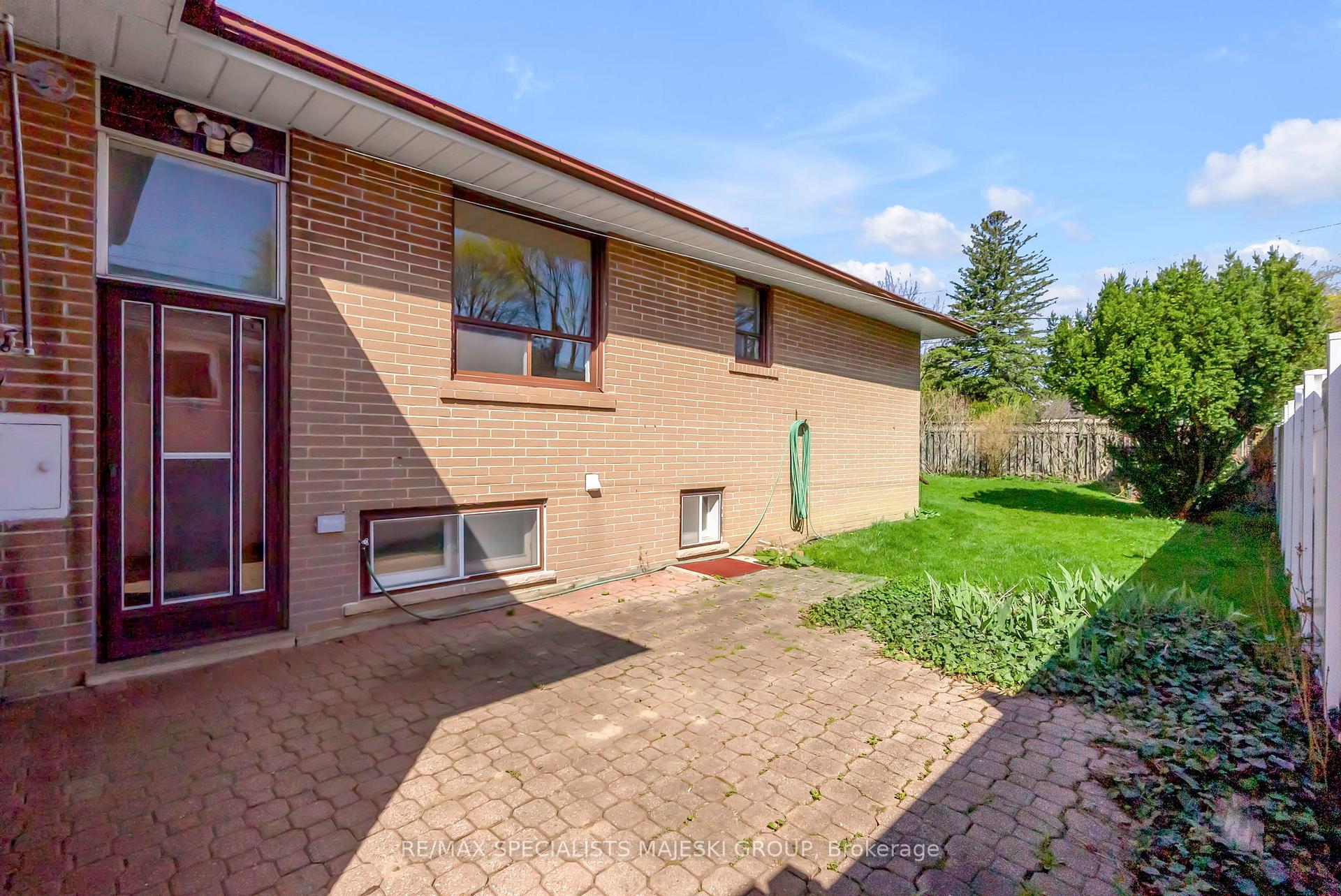 Photo 35 of 220 The Westway, Etobicoke, Kingsview Village-The Westway — HOMEH