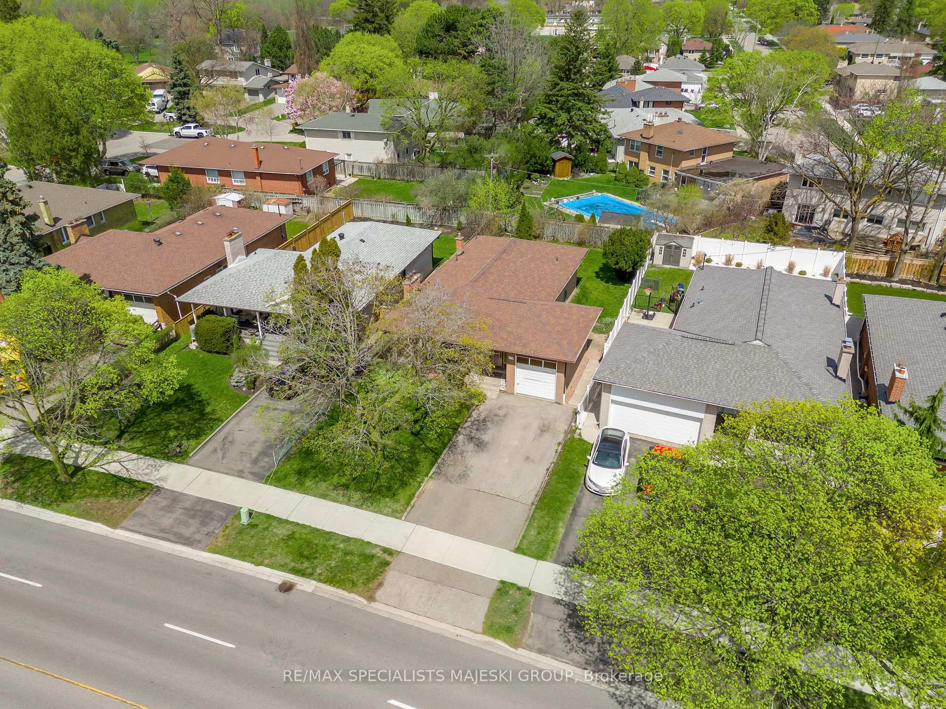 Photo 39 of 220 The Westway, Etobicoke, Kingsview Village-The Westway — HOMEH