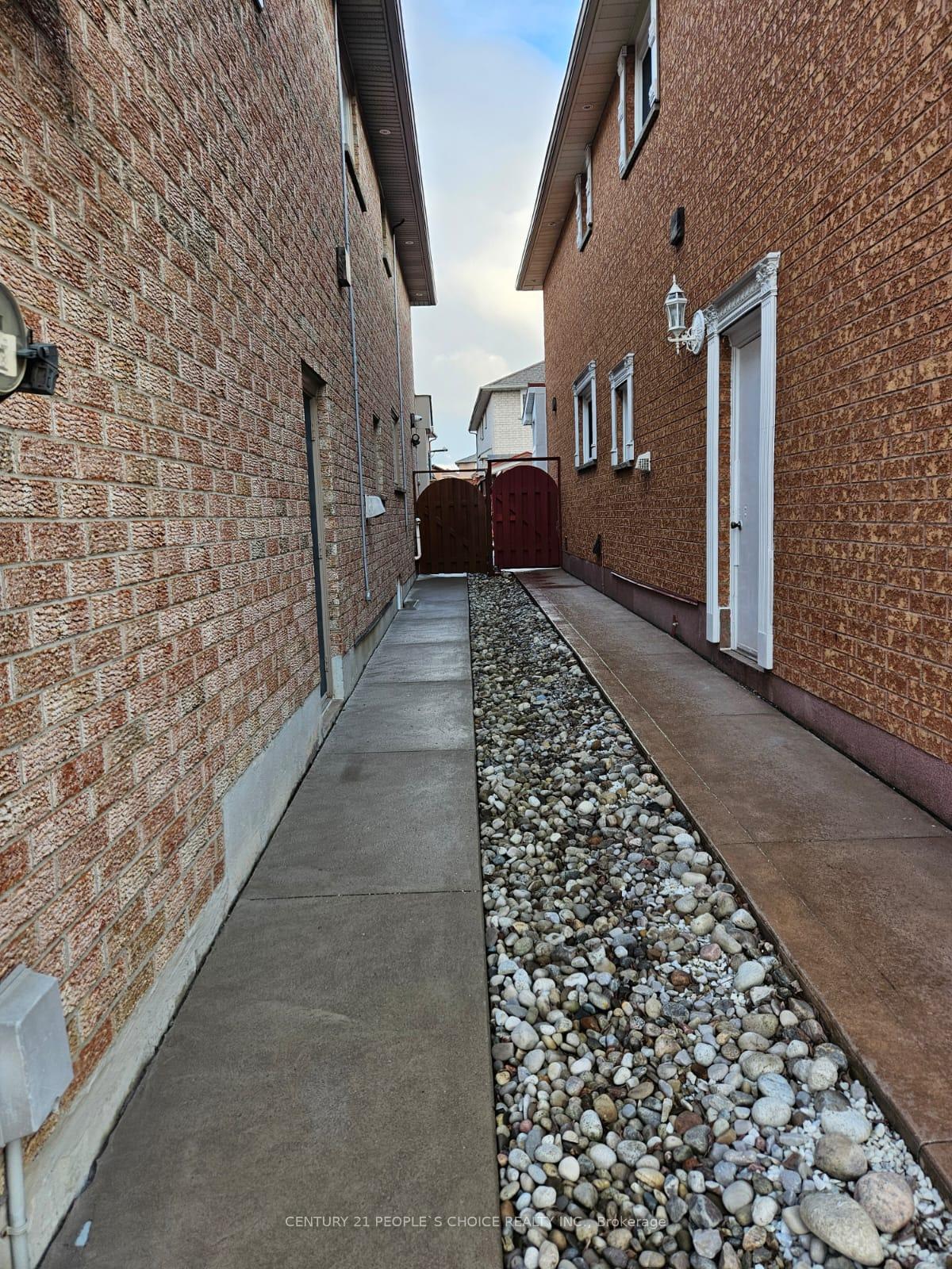 Front of 33 Pinecone Drive