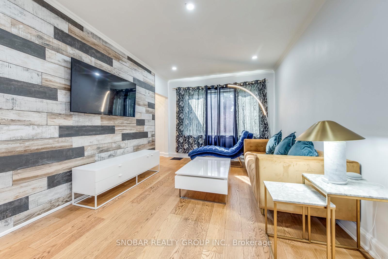 Photo 7 of 32 Dixon Road, Etobicoke, Humber Heights — HOMEH