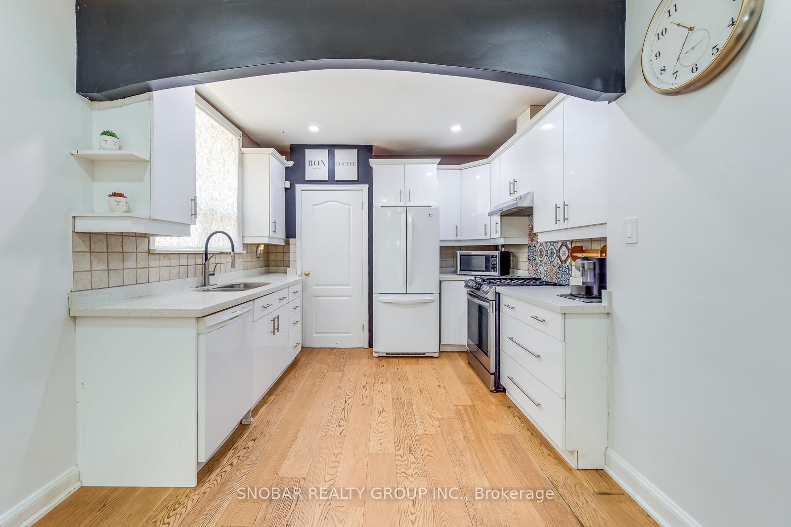 Photo 10 of 32 Dixon Road, Etobicoke, Humber Heights — HOMEH