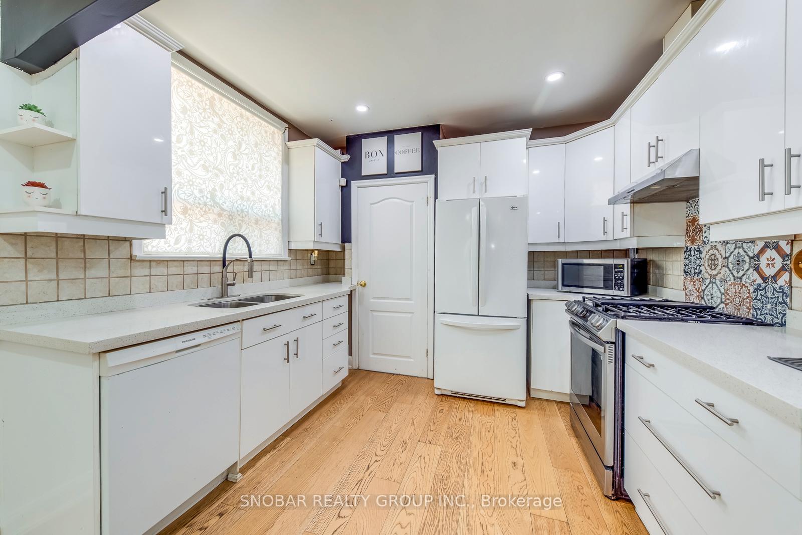 Photo 11 of 32 Dixon Road, Etobicoke, Humber Heights — HOMEH