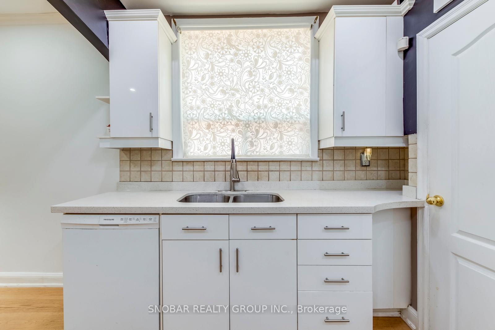Photo 15 of 32 Dixon Road, Etobicoke, Humber Heights — HOMEH