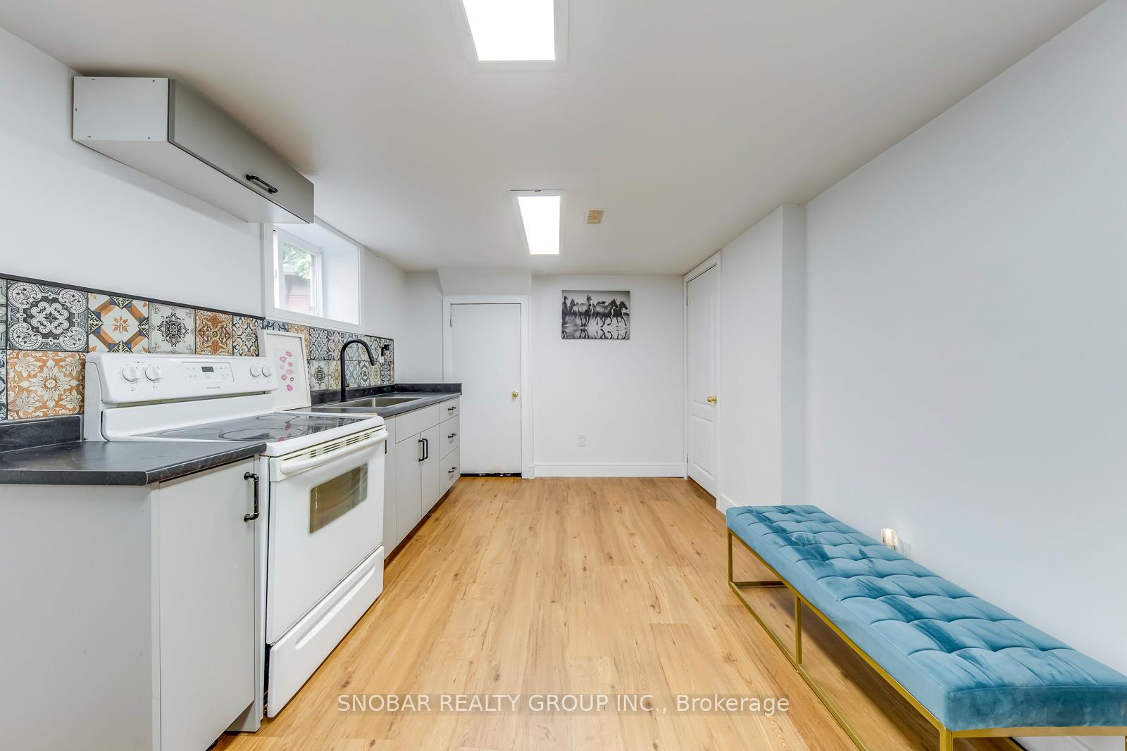 Photo 24 of 32 Dixon Road, Etobicoke, Humber Heights — HOMEH