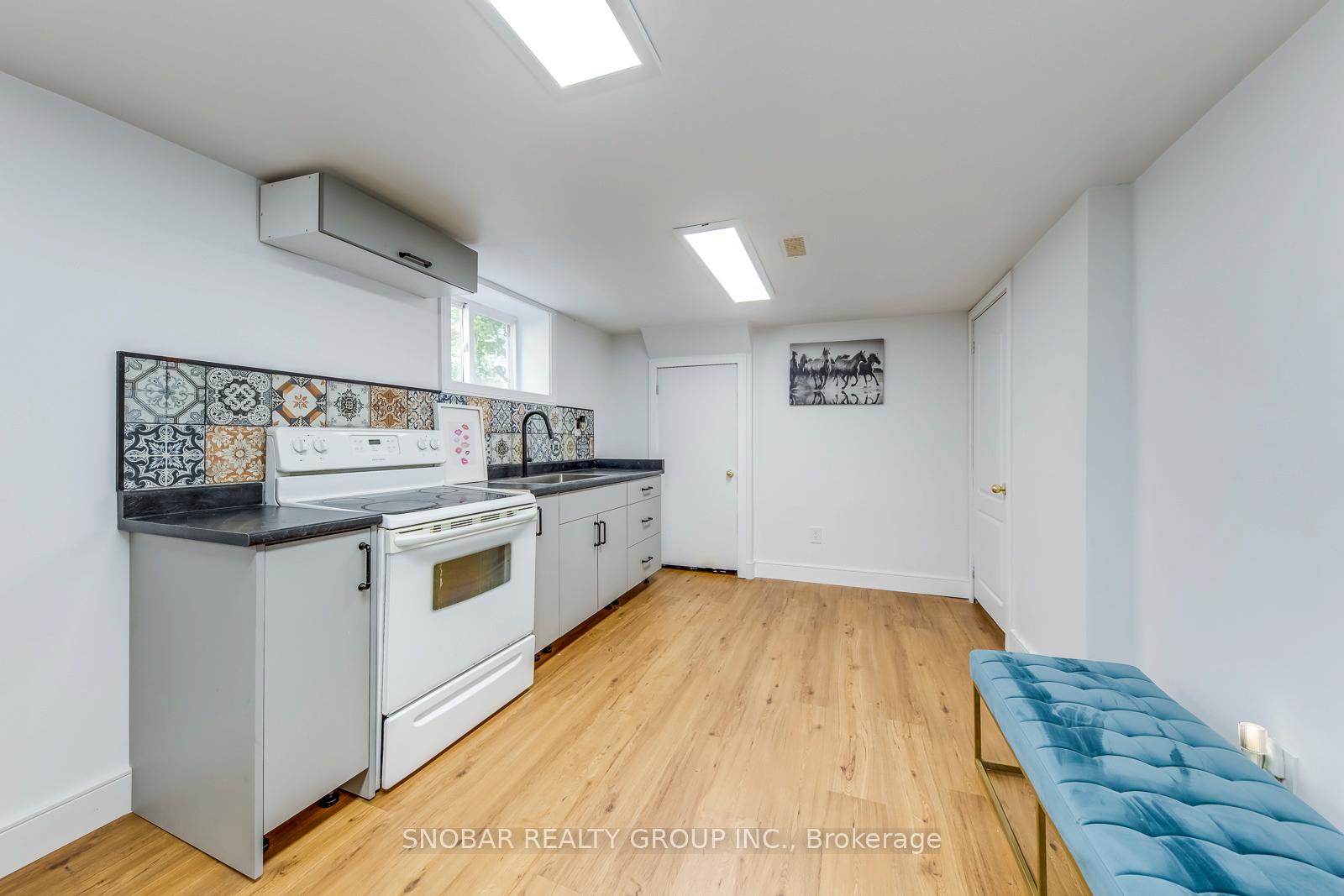 Photo 25 of 32 Dixon Road, Etobicoke, Humber Heights — HOMEH