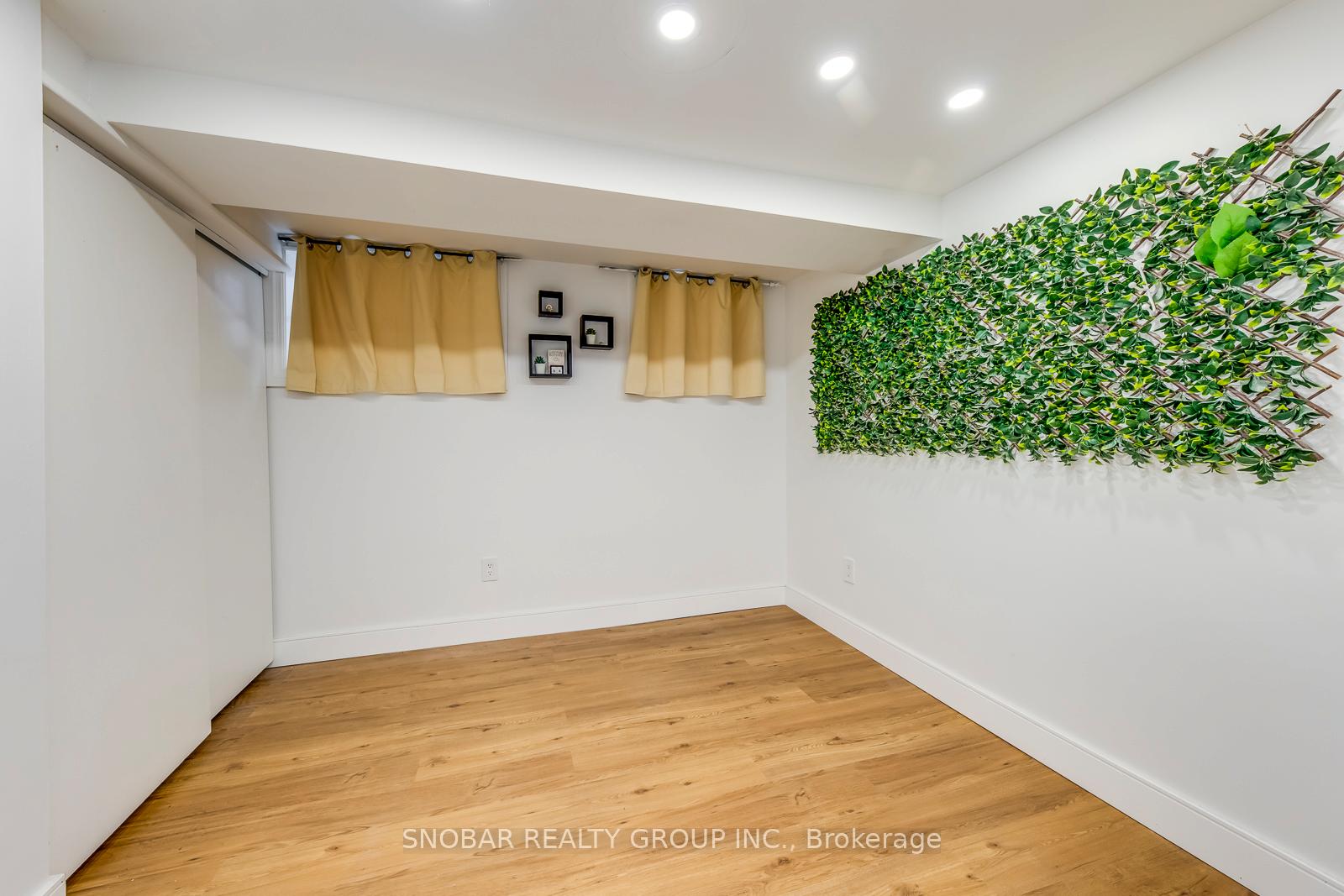 Photo 29 of 32 Dixon Road, Etobicoke, Humber Heights — HOMEH