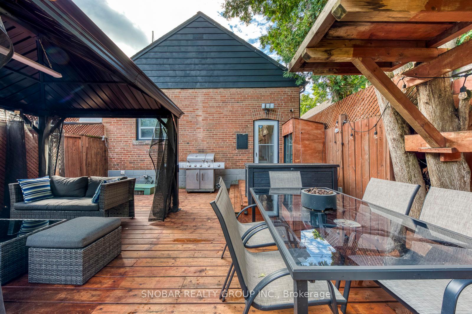 Photo 37 of 32 Dixon Road, Etobicoke, Humber Heights — HOMEH