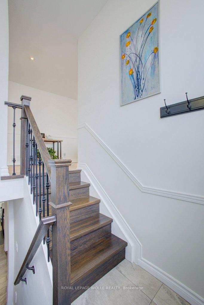 Photo 3 of 22 Brougham Crescent, Etobicoke, Kingsview Village-The Westway — HOMEH